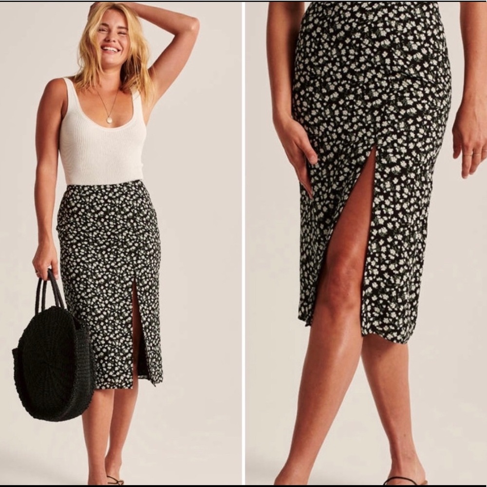 😍Abercrombie & Fitch Black Floral High waist slit Skirt